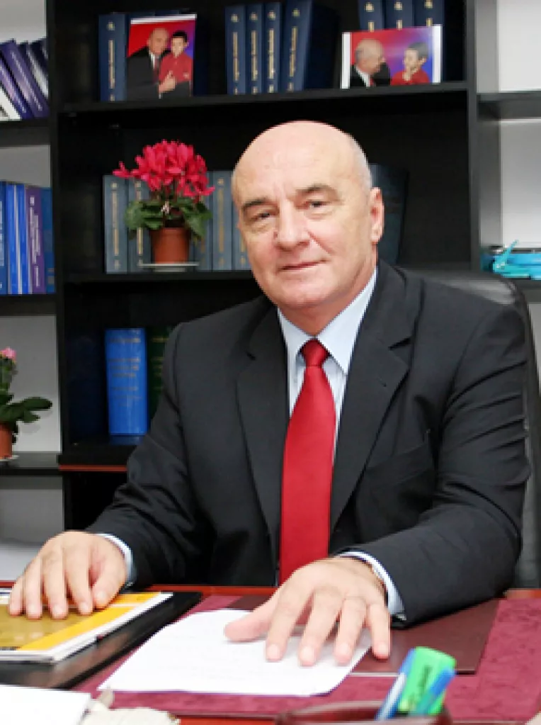 Senatorul Ion Toma: Datoria politicienilor este de a gasi solutii pentru integrarea tinerei generatii pe piata muncii