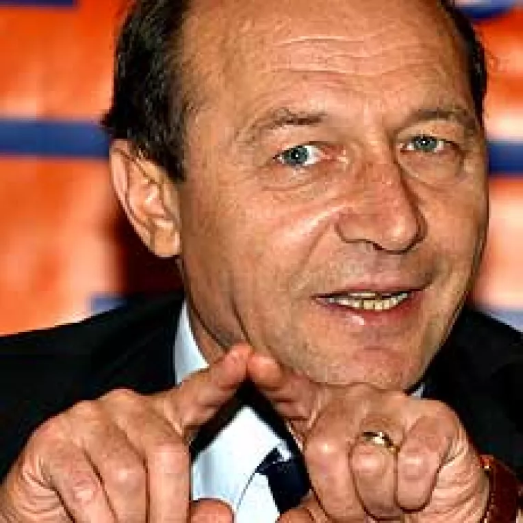 Seres incearca sa faca pace intre Basescu si Luca