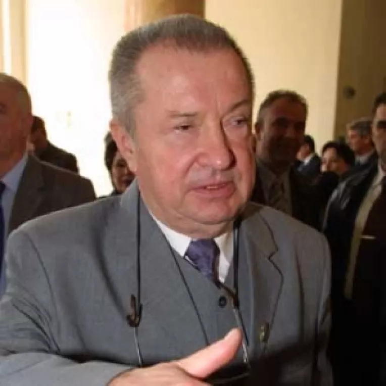 Sergiu Andon: DNA tine ponturi la sertar
