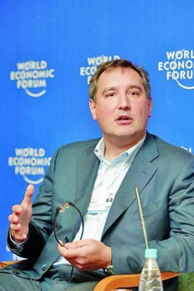 Sesiune a Consiliului NATO, solicitata de Rusia