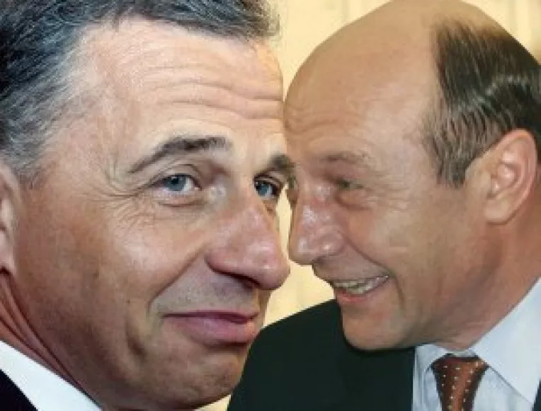 Sondaj INSOMAR: Traian Basescu este in scadere, iar Mircea Geoana in crestere
