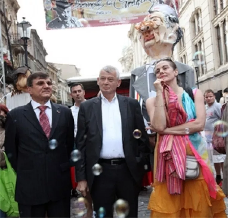 Sorin Oprescu ne indeamna sa luam pulsul Micului Paris: FESTIVALUL BUCURESTII LUI CARAGIALE