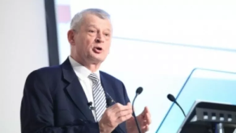 Sorin Oprescu vrea sa adune 80% dintre cainii comunitari in 18 luni si sa reduca numarul cazurilor de oameni muscati de caini cu 90%