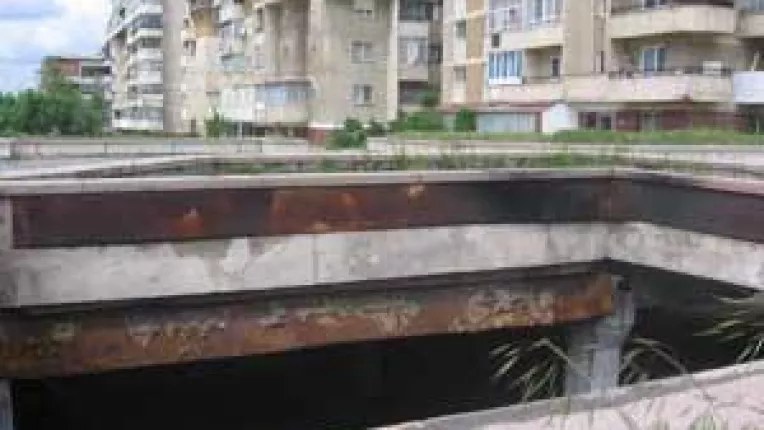 Staicu ravneste la terenul statului, folosindu-se de acte anulate. Atac la domeniul public