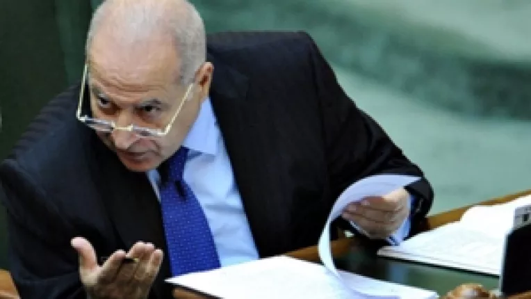 Sub semnul intrebarii: Mentinerea lui Voiculescu la vicepresedintia Senatului