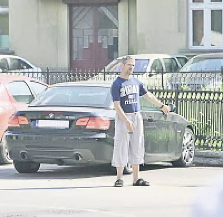 Sunati la numarul 0219540 cand vedeti parcagii ilegali in Sectorul 1