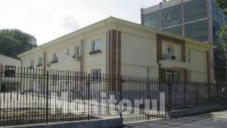 Sute de joburi pentru absolventi