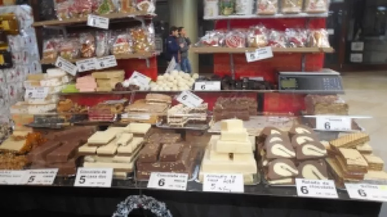 Sweet Delights, la targul din pasajul de la Universitate