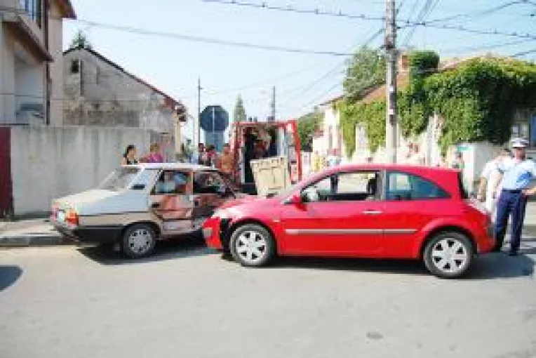 Tamponare pe strada Obedeanu