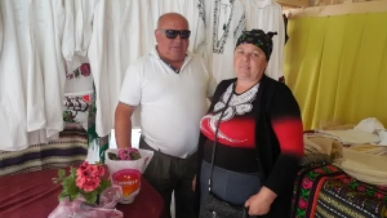 Tanta Dumitru si Constantin Florica din Giurgiu: Aducem obiecte de vestimentatie vechi, la Platoul Piata Amzei!