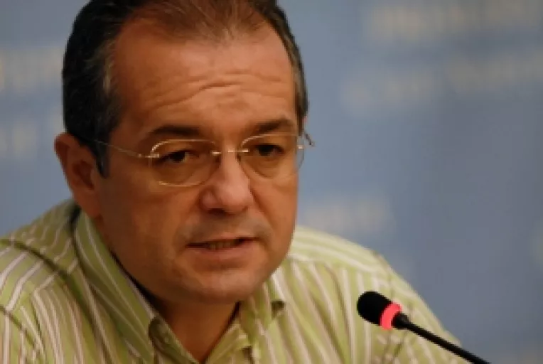 Tariceanu: Boc vorbeste ca o moara stricata si spune numai tampenii