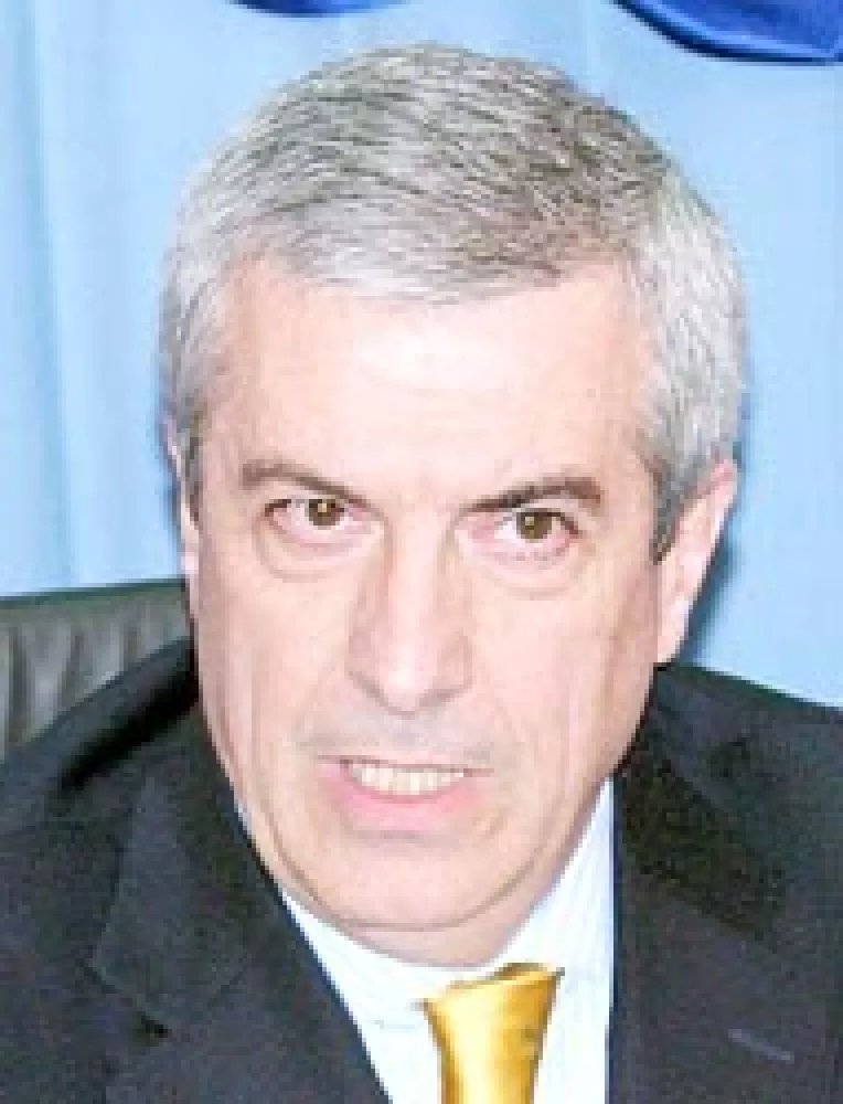Tariceanu ia in calcul inlaturarea ministrilor PD
