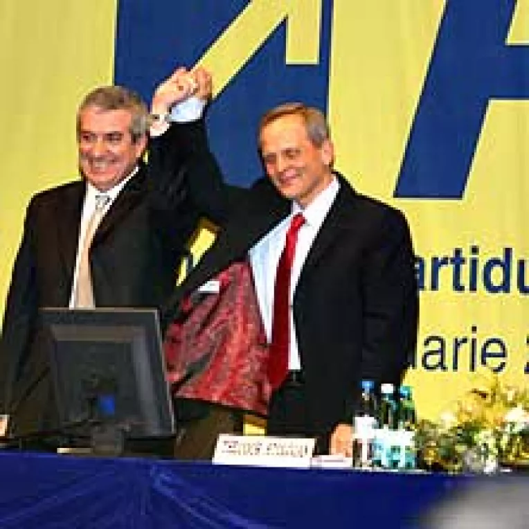 Tariceanu s-a impus cu echipa la sefia liberalilor