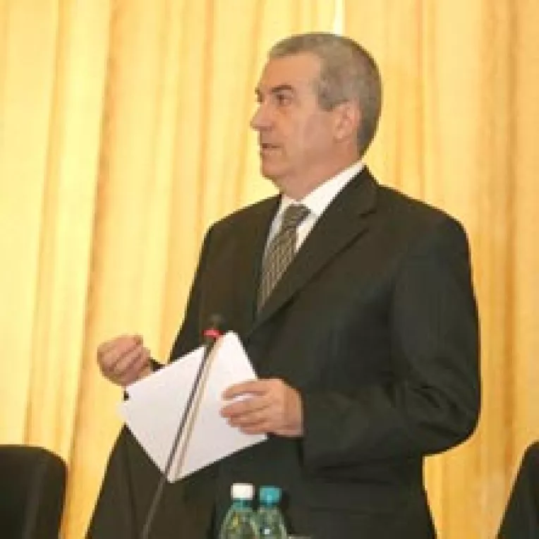 Tariceanu se jura ca nu va racola alesii Opozitiei