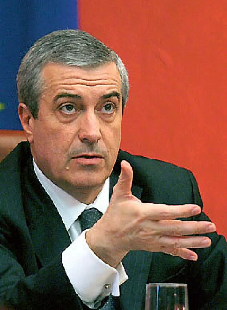 Tariceanu sustine ca filmul cu Basescu si copilul la televiziunile din Romania reflecta adevarul