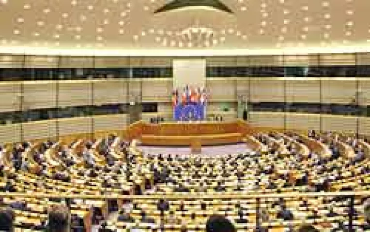 Tarile integrate in 2004 risca sa piarda fonduri europene