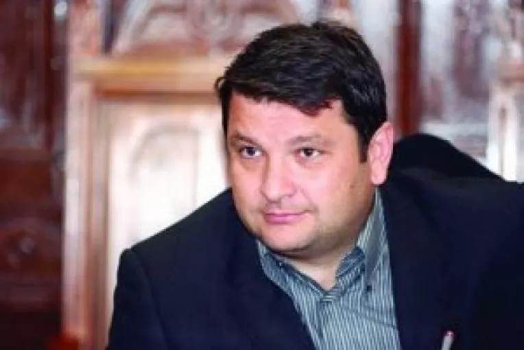 "Taxa de prima inmatriculare poate fi 1 RON"