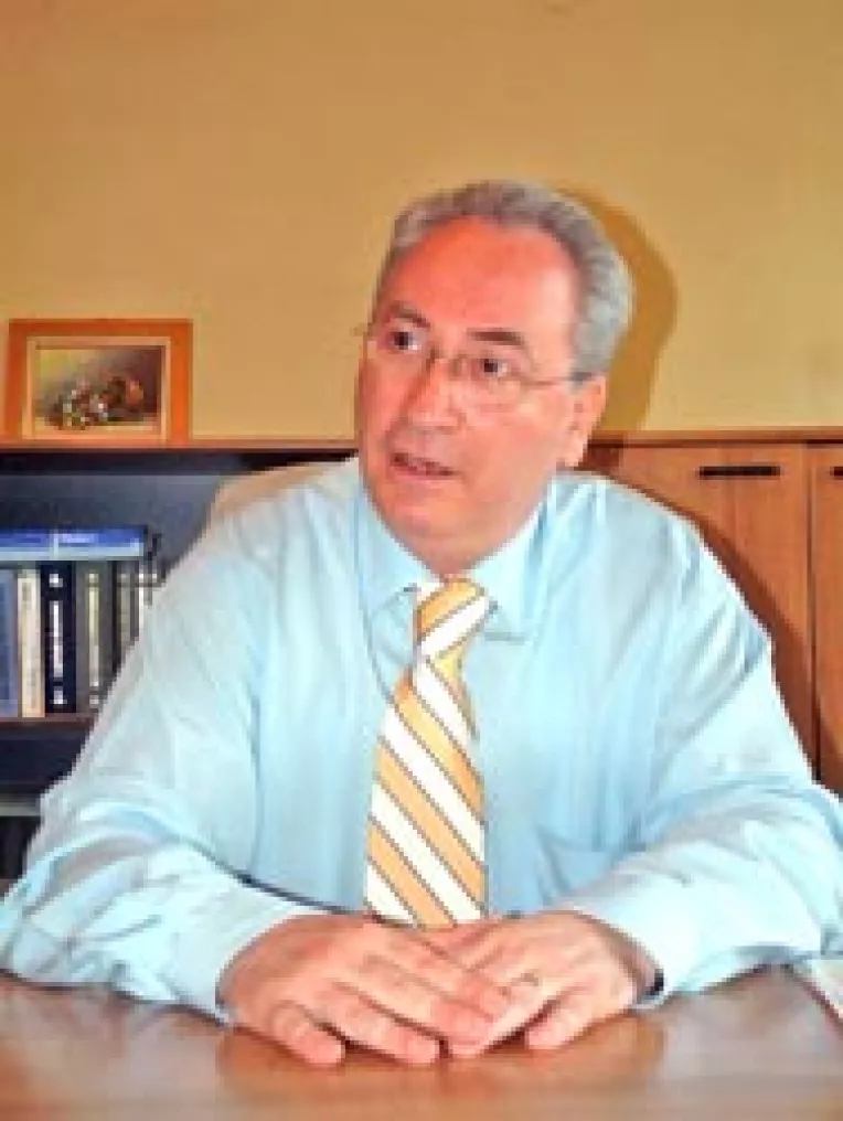 Teatrele constantene vor scapa de dictatura PSD