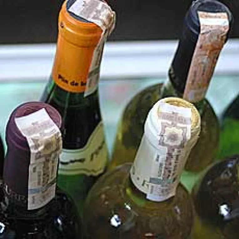 Timbre noi pentru combaterea evaziunii fiscale din zona "tutun si alcool"