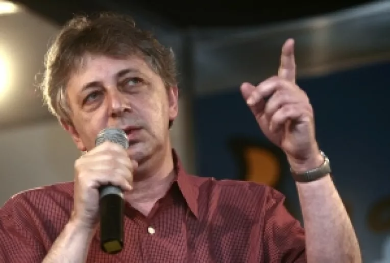 Tismaneanu prezinta la Paris "Raportul pentru analiza dictaturii comuniste din Romania" 
