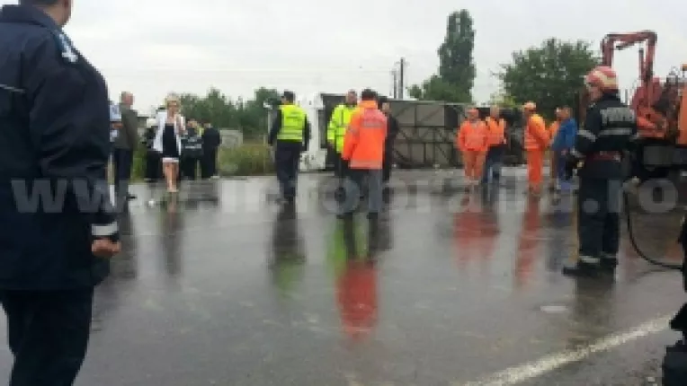 Tragedie: un autocar, care venea de la Istanbul si se indrepta spre Chisinau, s-a rasturant la Braila