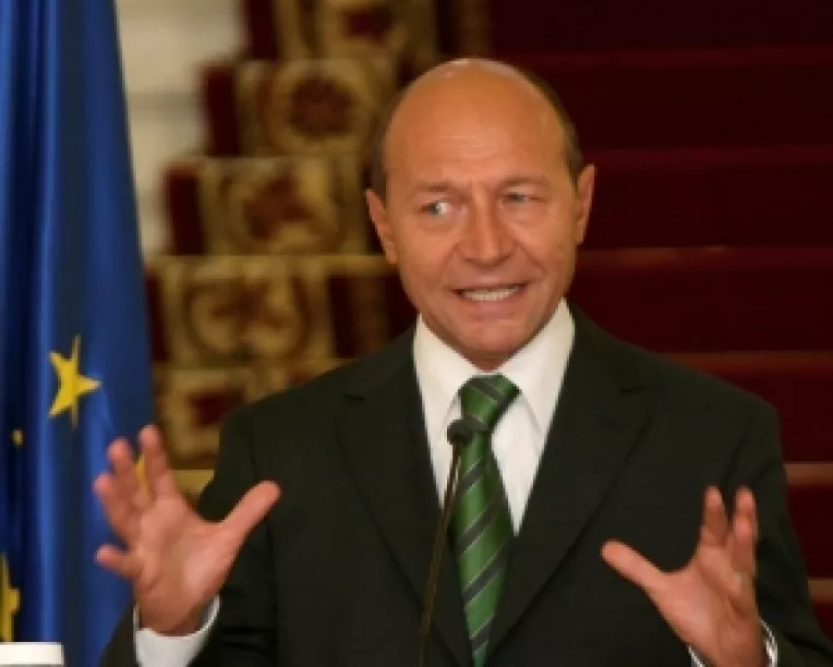 Traian Basescu cheama populatia sa se pronunte prin referendum asupra unei probleme de interes national