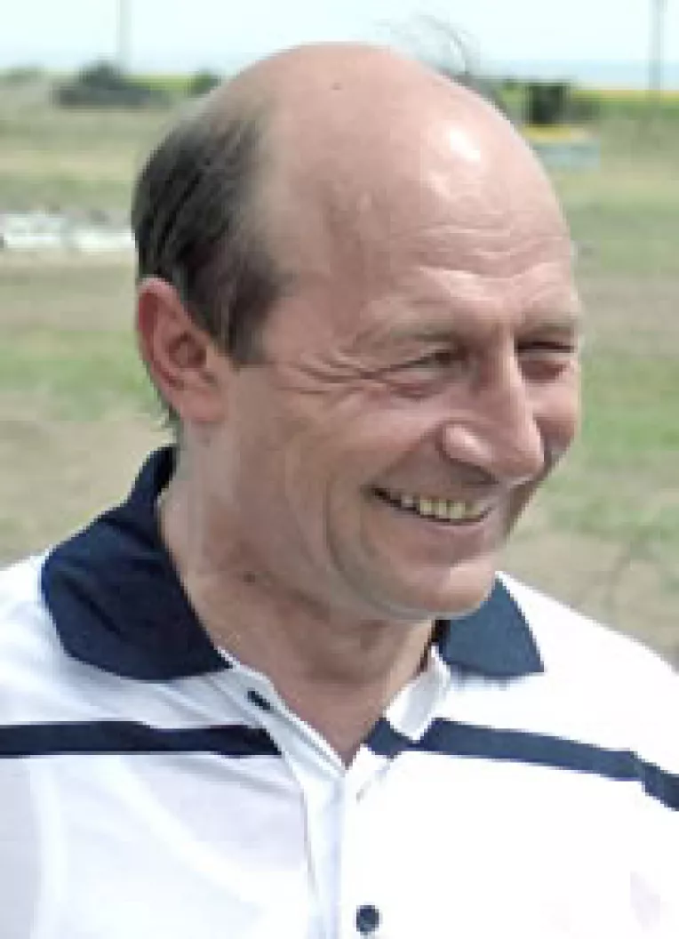 Traian Basescu este programat pentru transplant de par