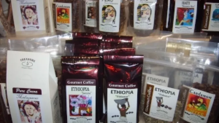 Treasure, cu un stand la targul cadourilor de Craciun, de la Sala Dalles