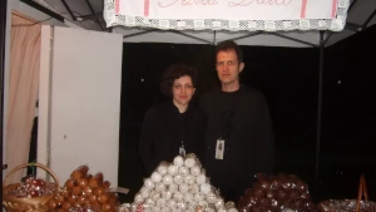 Turta dulce din Covasna, la standul celor de la Compas Art, in Parcul Cismigiu