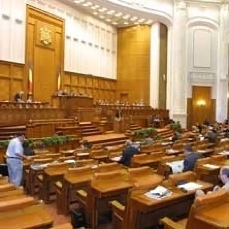 UDMR isi da voturile in schimbul autonomiei