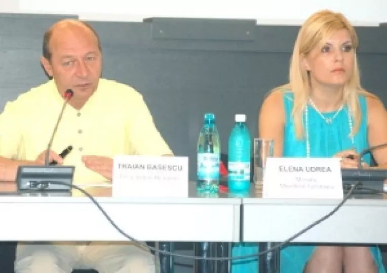 Udrea, intamplator pe aceeasi terasa cu Basescu