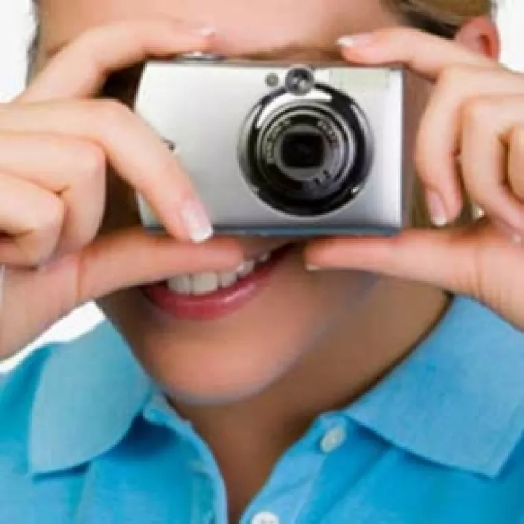 UE scumpeste camerele foto digitale
