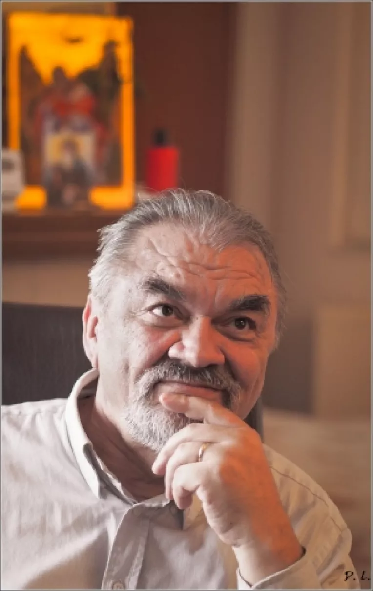 Un eseu exceptional de Ilie Badescu: Blestemul unui neam: tinerii cu inimi batrane (1)