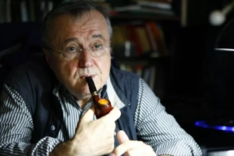 Un interviu exceptional cu ION CRISTOIU, scriitorul obligat sa traiasca viata de jurnalist (1)
