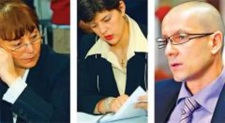 Un nou varf al represiunii: Dosarul "Referendumul", pornit din ordinul lui Basescu de procurorii-slugi de pe filiera Macovei-Morar-Kovesi, trimite in judecata 75 de inculpati (1)