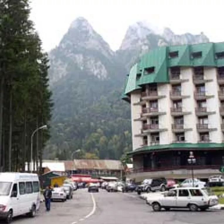 Un sejur de 5 nopti la munte costa 7 milioane de lei