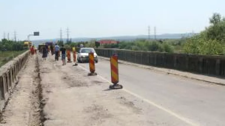 Ungurii, trasi pe dreapta