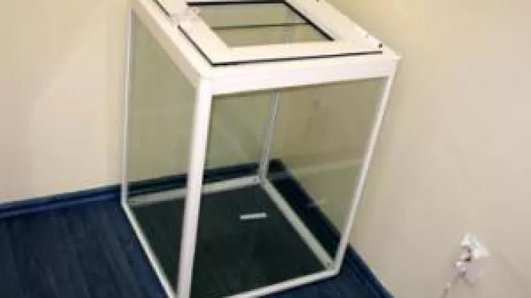 Urne transparente pentru europarlamentare