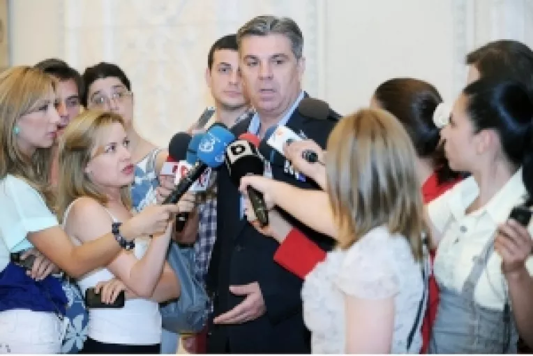 USL trebuie sa intoarca baseala la Cotroceni ca sa-i explodeze lansatorului in fata