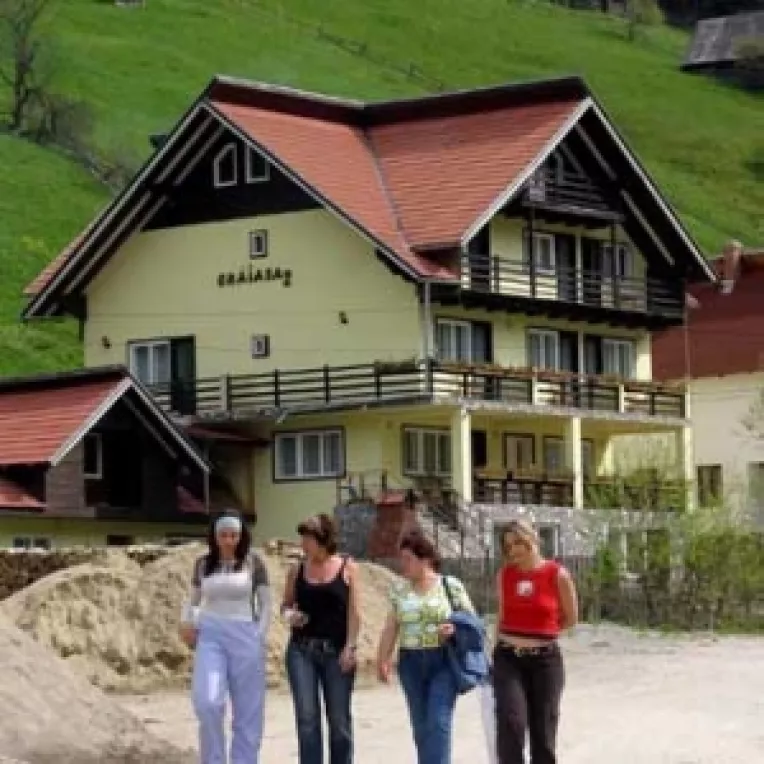 "Vacante la Tara"  la preturi promotionale