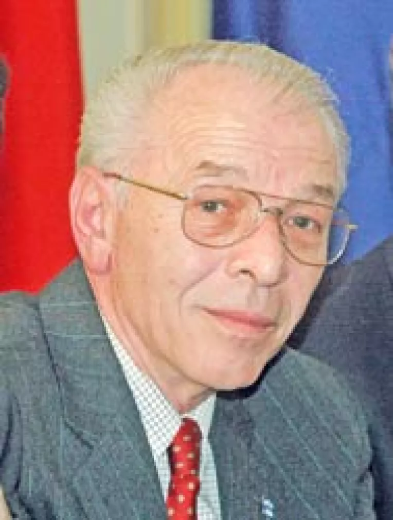 Vacaroiu, pregatit sa ii ia locul lui Basescu