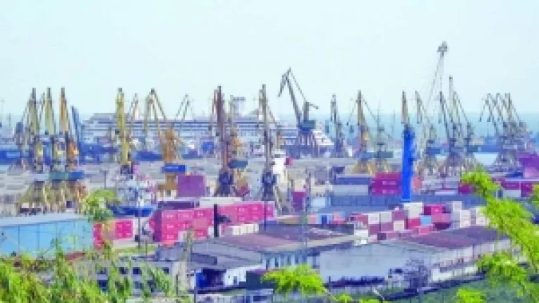 Vama Constanta functioneaza fara director adjunct