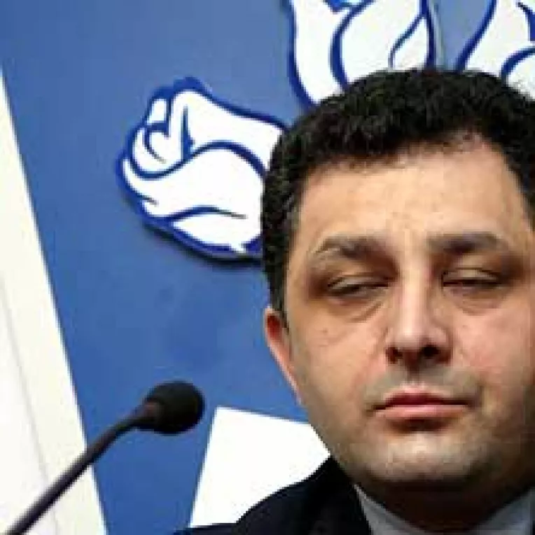 Vanghelie si-a bagat banii in ceasuri si in tablouri