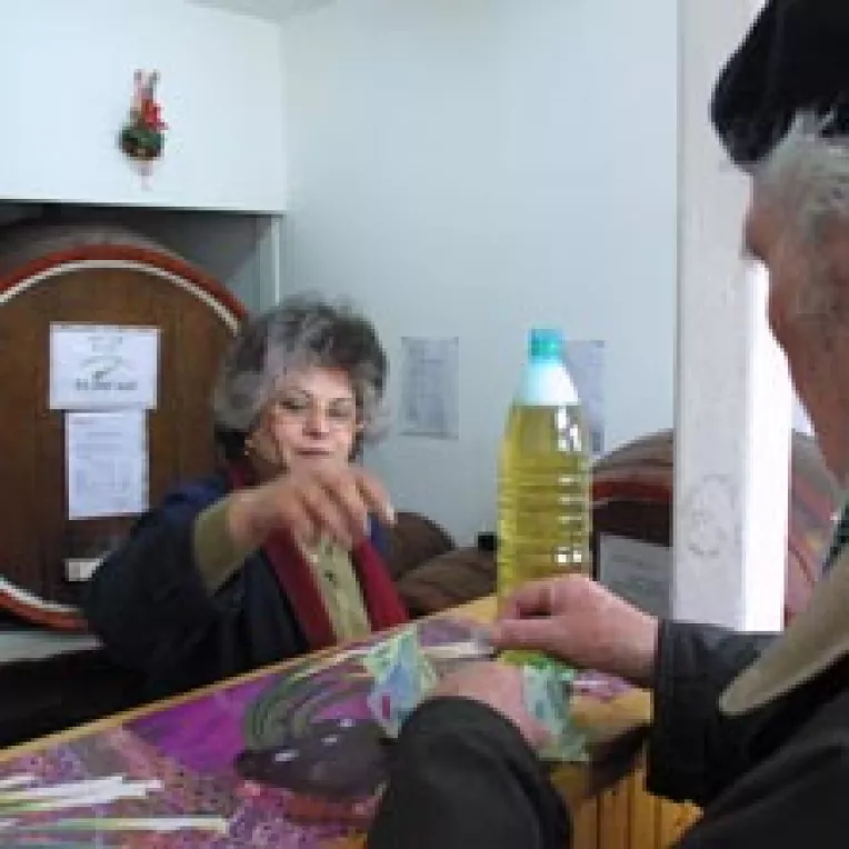 Vara ploioasa a scumpit vinul cu 10 la suta