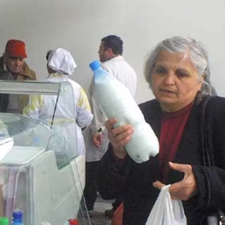 Vara, romanii prefera laptele
