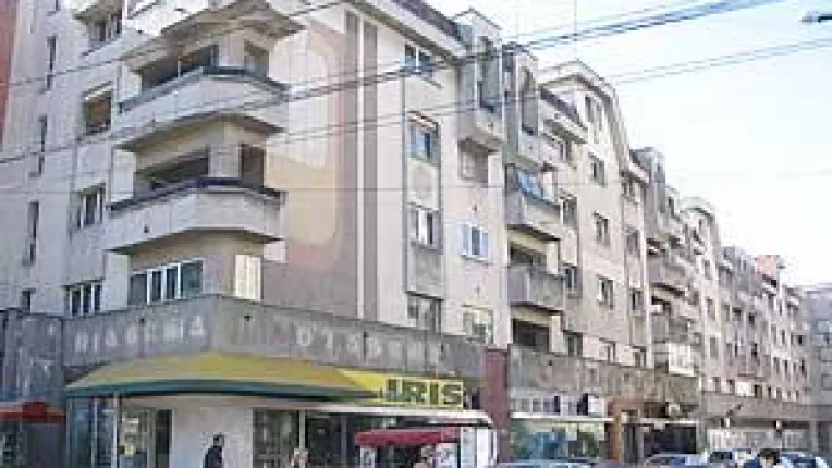 Vechiturile imobiliare, abandonate. Cartiere rezidentiale tintite din fasa