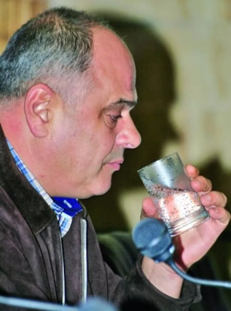 Vicepresedintele CJC nu intelege criteriile de alocare a fondurilor
Pentru drumurile judetene proaste, Darie da vina pe guvernanti