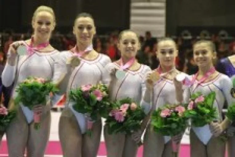 Victor Ponta a felicitat echipa feminina de gimnastica a Romaniei pentru rezultatul de la Campionatul European