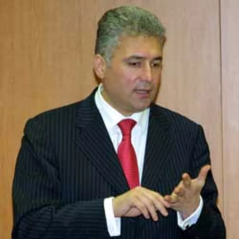 Videanu vrea "piese noi" pentru Guvern