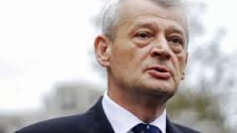 Viitorul Presedinte asteptat de romani cu speranta si incredere: Sorin Oprescu isi face incalzirea ca independent sprijinit de un partid important